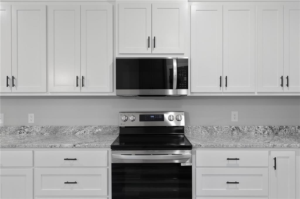 328 Northeast 51st Road Warrensburg, MO 64093 - Photo 9 of 24