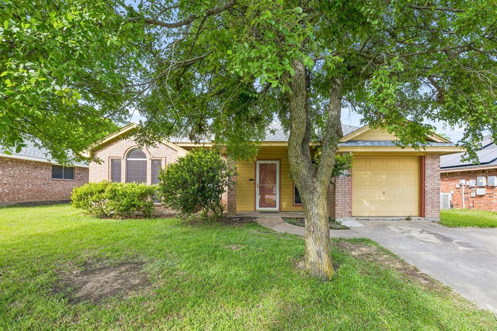 303 Vista Ridge Drive Venus, TX 76084 - Photo 2 of 25 a front view of house with yard and green space