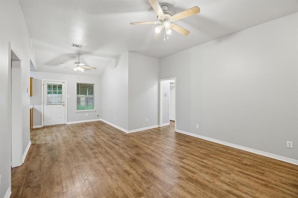 303 Vista Ridge Drive Venus, TX 76084 - Photo 5 of 25