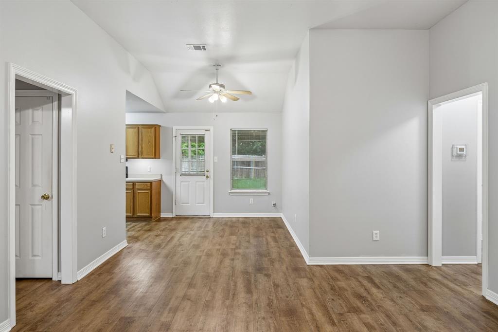 303 Vista Ridge Drive Venus, TX 76084 - Photo 6 of 25