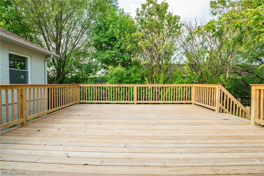 4635 Green Road Cleveland, OH 44128 - Photo 33 of 35