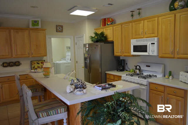 9254 Lakeview Drive Foley, AL 36535 - Photo 9 of 38 Kitchen