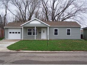 1713 Monroe Street Rochester, IN 46975 - Photo 1 of 3