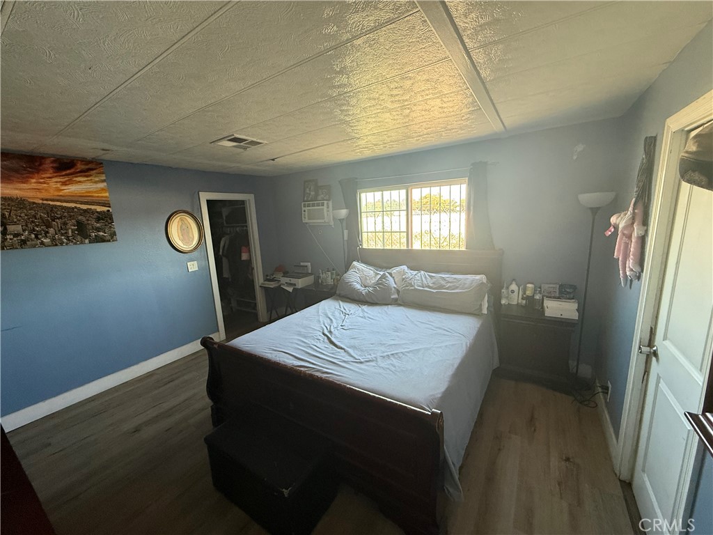 227 Palos Verdes Drive Santa Ana, CA 92704 - Photo 31 of 41 a dining room with a table and chairs