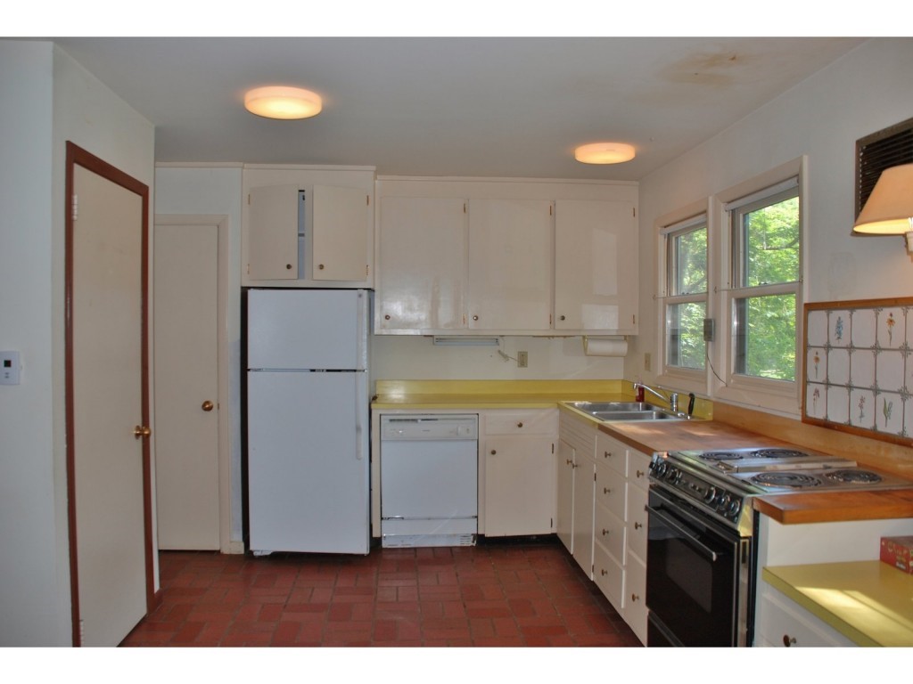187 Woodbine Road Shelburne, VT 05482 - Photo 12 of 36 Gallery Image 12