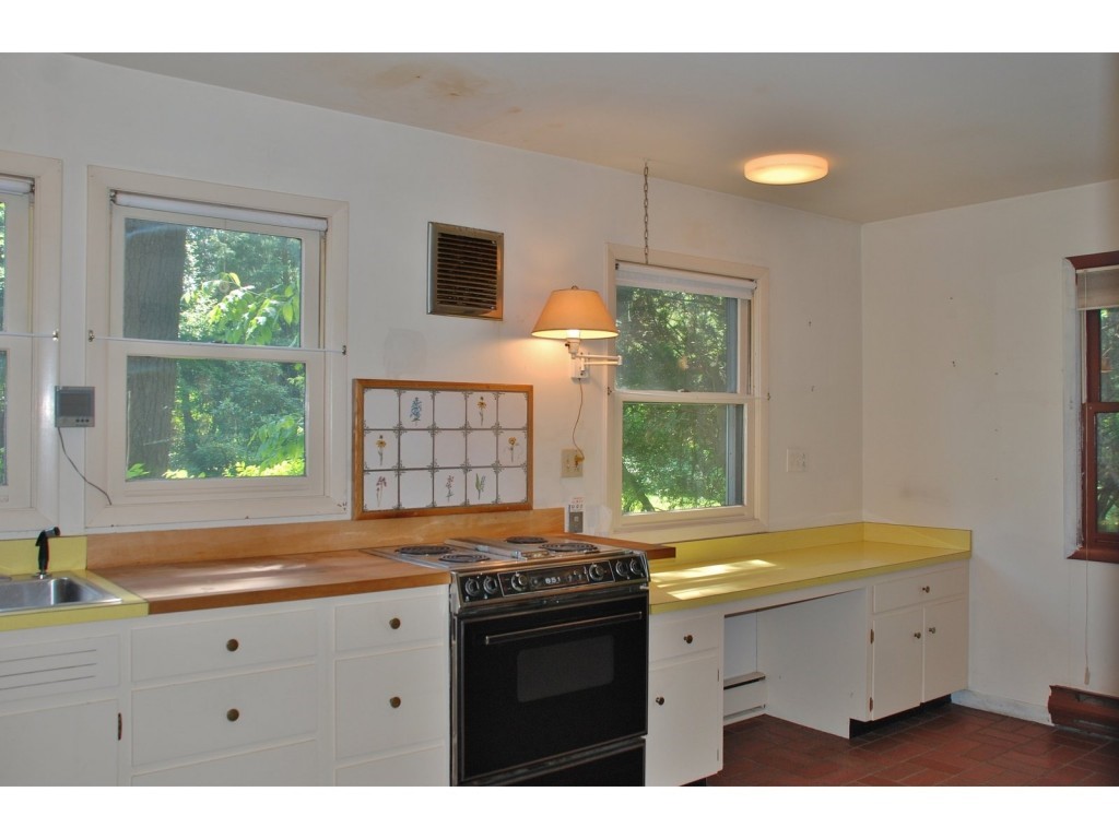 187 Woodbine Road Shelburne, VT 05482 - Photo 13 of 36 Gallery Image 13