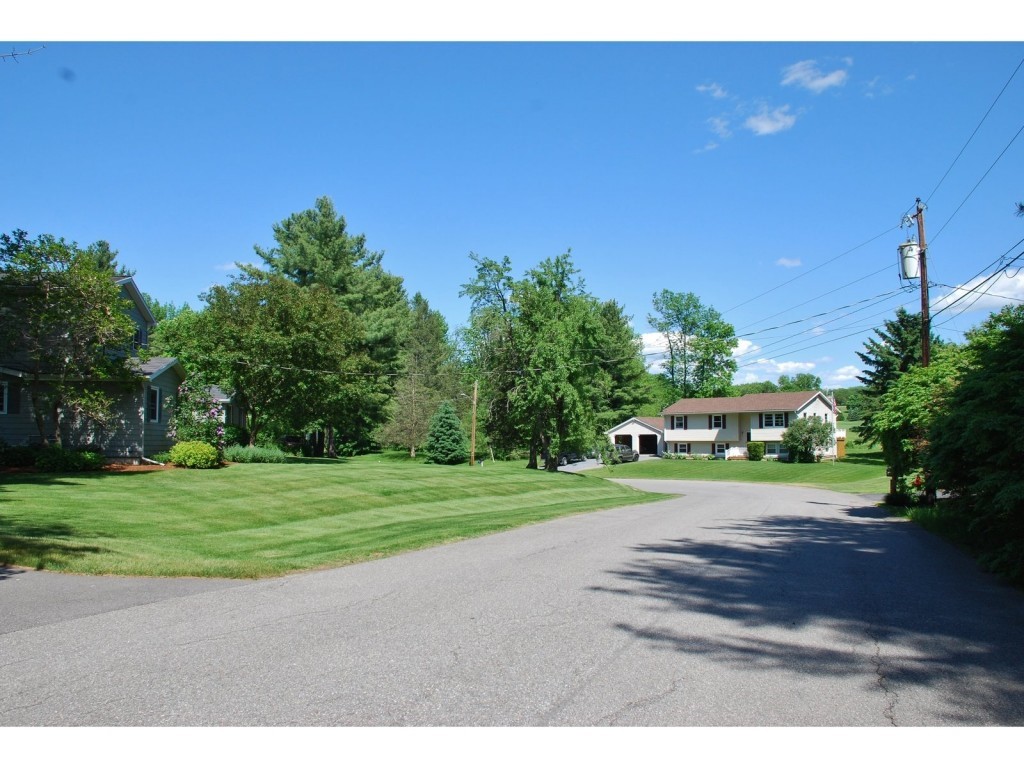 187 Woodbine Road Shelburne, VT 05482 - Photo 33 of 36 Gallery Image 33