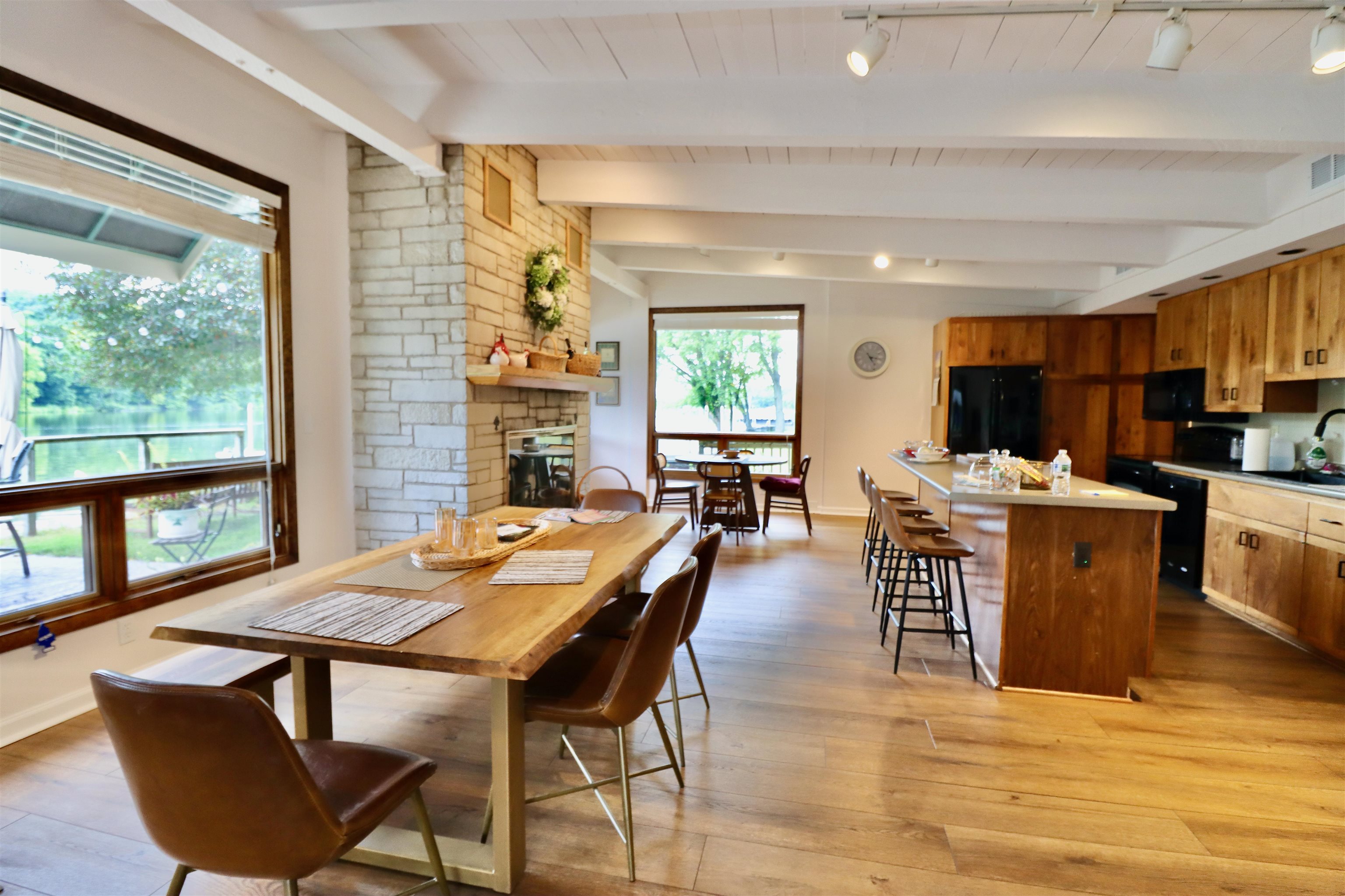 2870 South Riverside Drive Beloit, WI 53511 - Photo 13 of 28