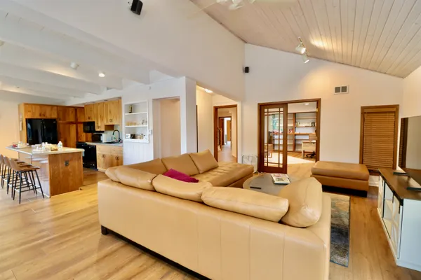 $699,900 | 2870 South Riverside Drive, Beloit, WI 53511