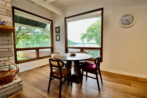 $699,900 | 2870 South Riverside Drive, Beloit, WI 53511