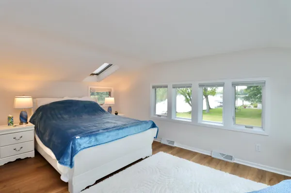 $699,900 | 2870 South Riverside Drive, Beloit, WI 53511