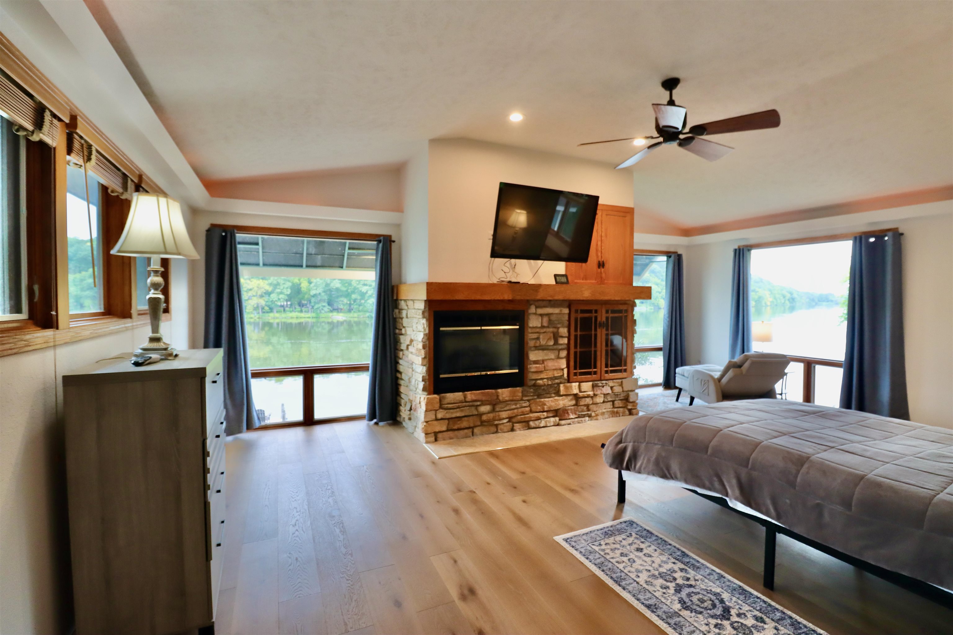 2870 South Riverside Drive Beloit, WI 53511 - Photo 8 of 28