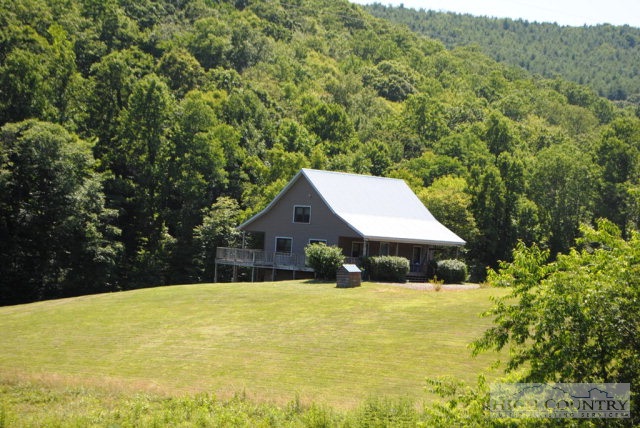 2031 Bald Knob Road Sparta, NC 28675 - Photo 8 of 37