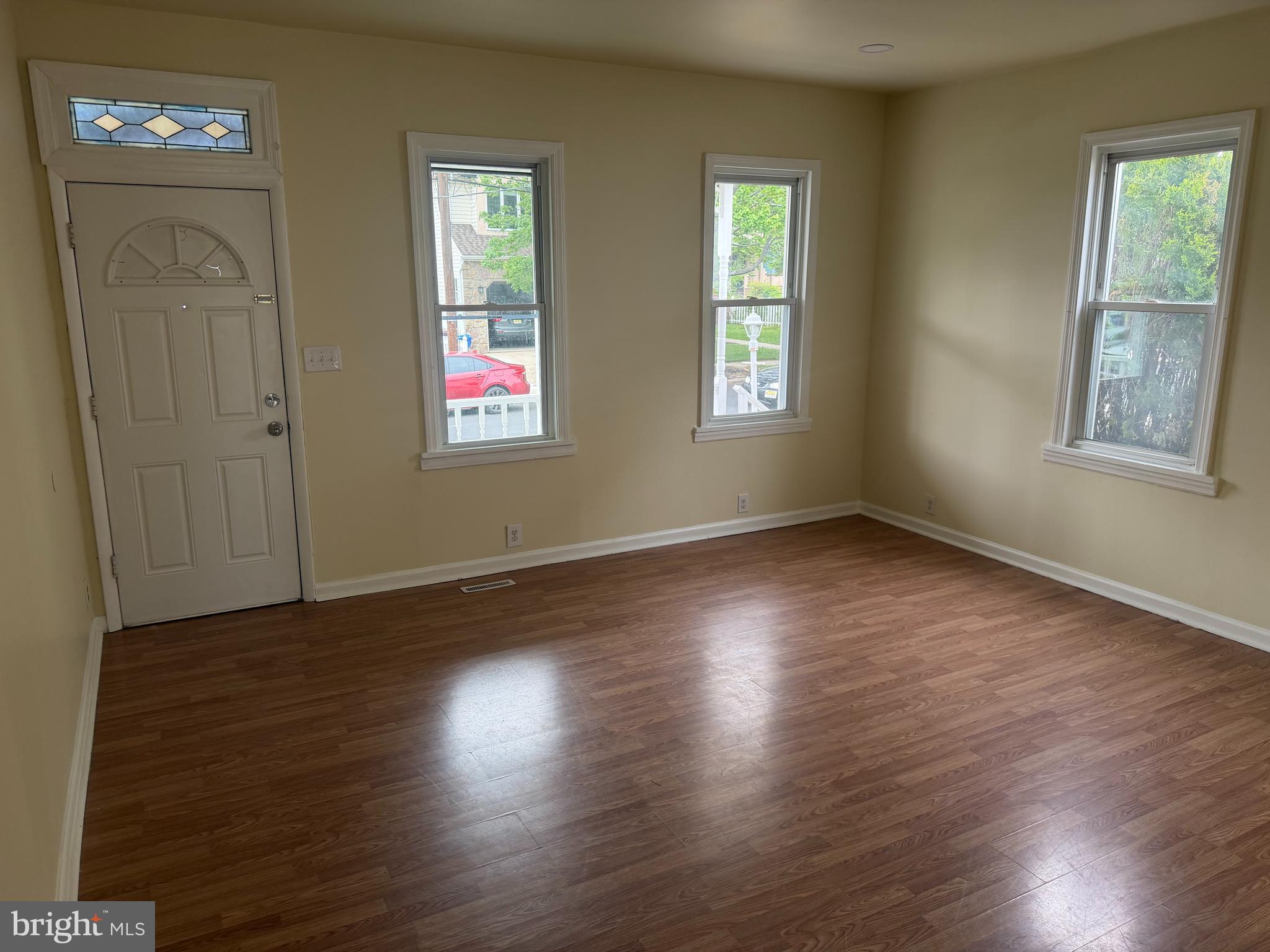 136 Webster Street Riverside, NJ 08075 - Photo 10 of 18 Living Room