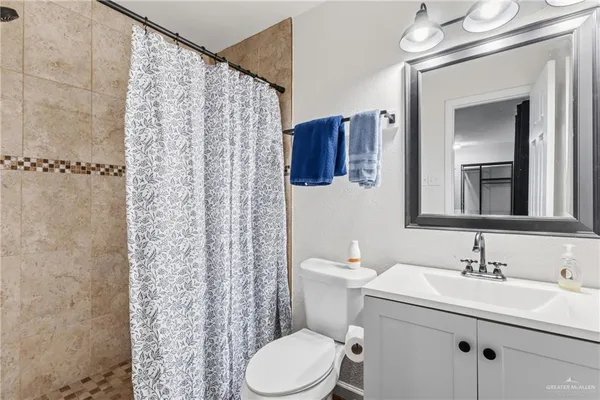 $2,450 | 1900 La Vista Avenue, McAllen, TX 78501