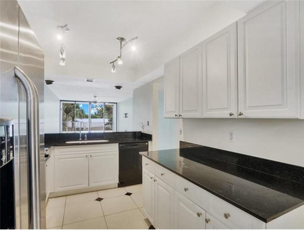 21 Royal Palm Way, Unit 202 Boca Raton, FL 33432 - Photo 2 of 20 Photo 2