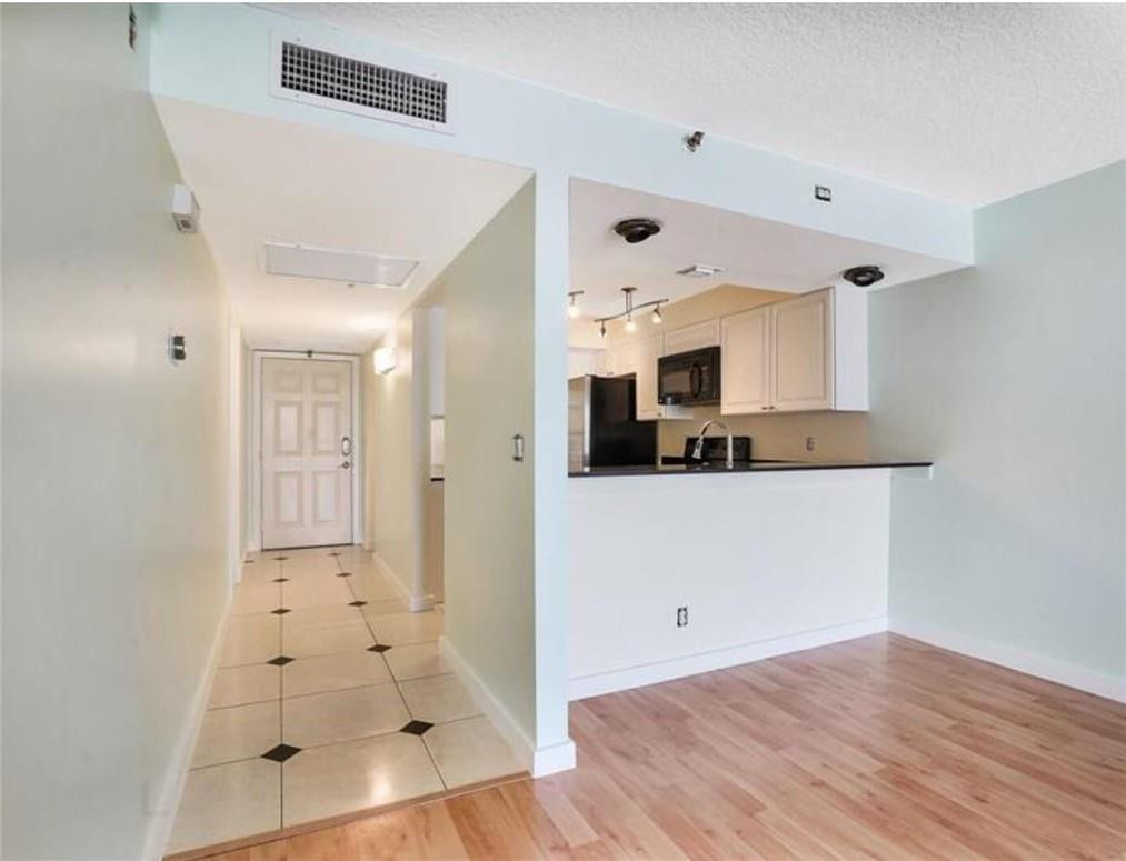 21 Royal Palm Way, Unit 202 Boca Raton, FL 33432 - Photo 5 of 20 Photo 5
