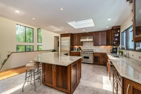 10 Scotch Mist Lane, Southampton, NY 11968
