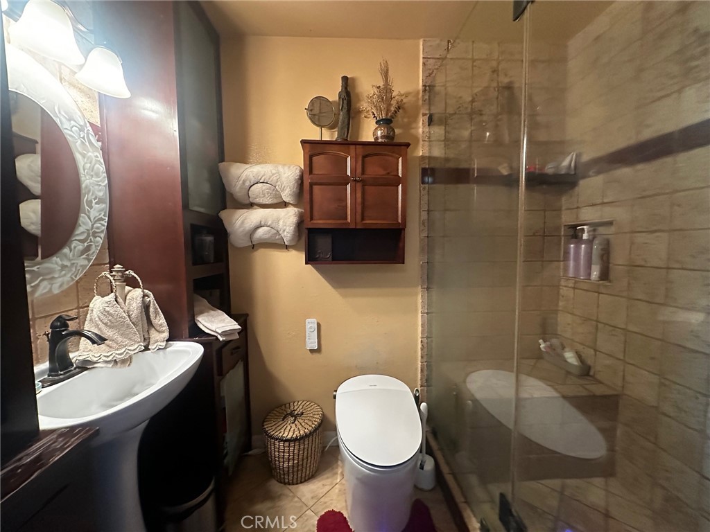 5246 St George Road Westminster, CA 92683 - Photo 22 of 29 Master bath