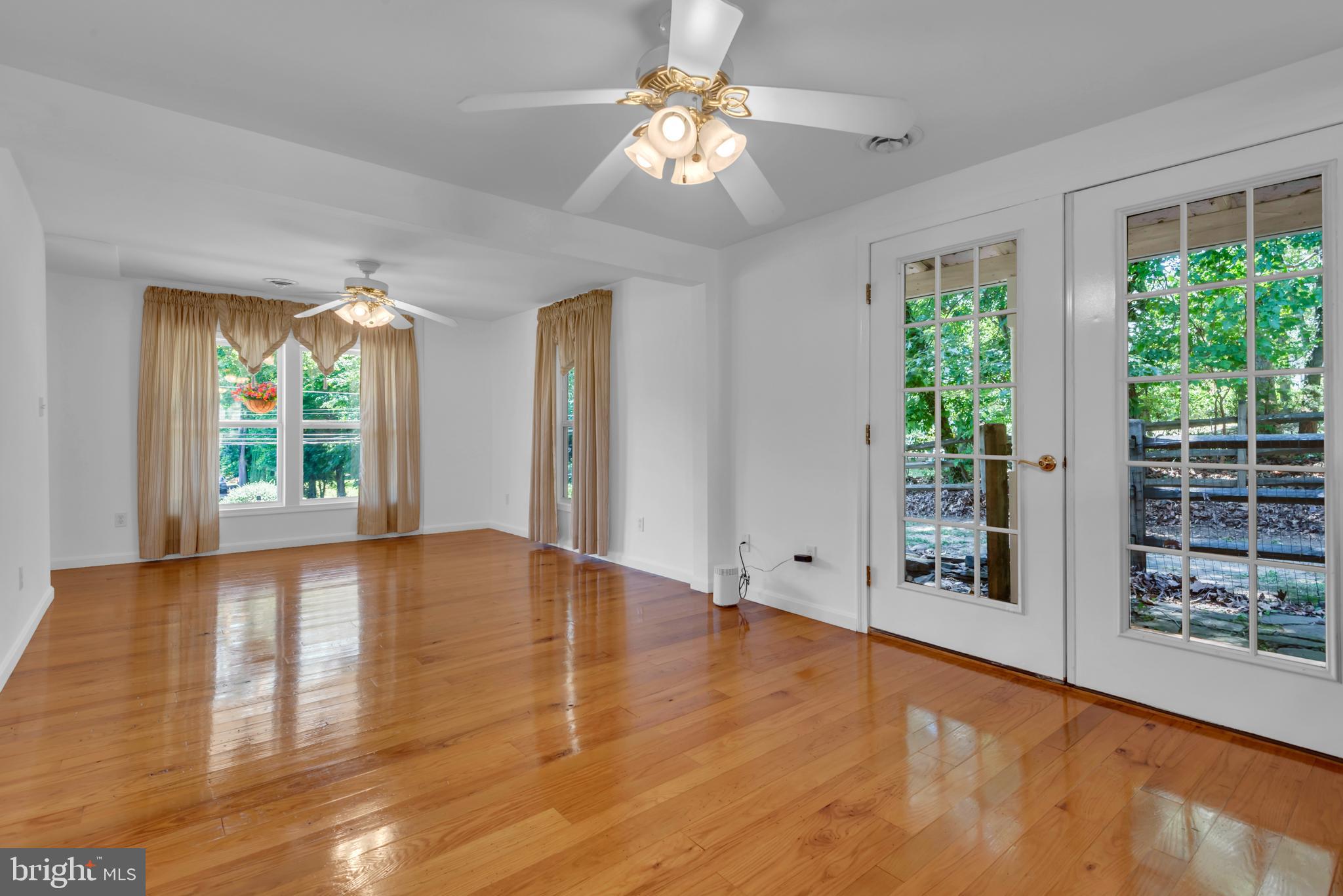 934 Shore Acres Road Arnold, MD 21012 - Photo 12 of 30 Interior
