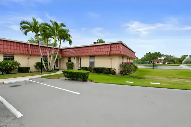 $249,900 | 603 Laconia Circle, Lake Worth, FL 33467