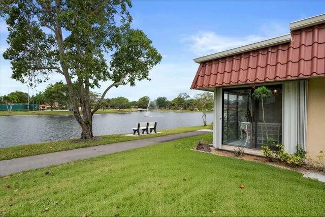 $249,900 | 603 Laconia Circle, Lake Worth, FL 33467