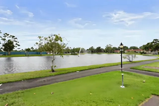 $249,900 | 603 Laconia Circle, Lake Worth, FL 33467