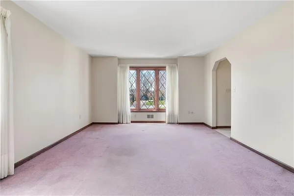$439,900 | 711 Montclair Drive, New Kensington, PA 15068