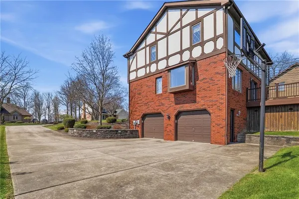 $439,900 | 711 Montclair Drive, New Kensington, PA 15068