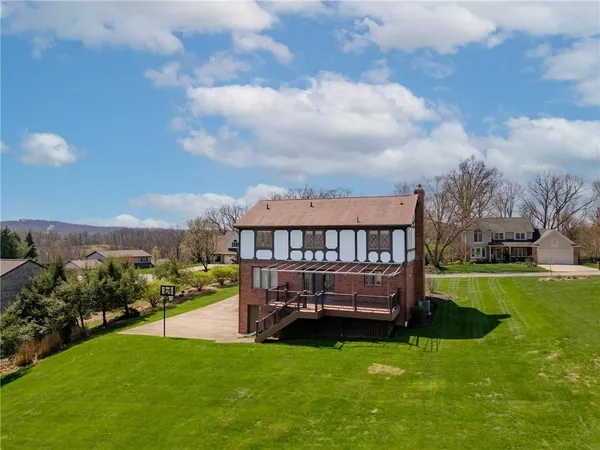 $439,900 | 711 Montclair Drive, New Kensington, PA 15068