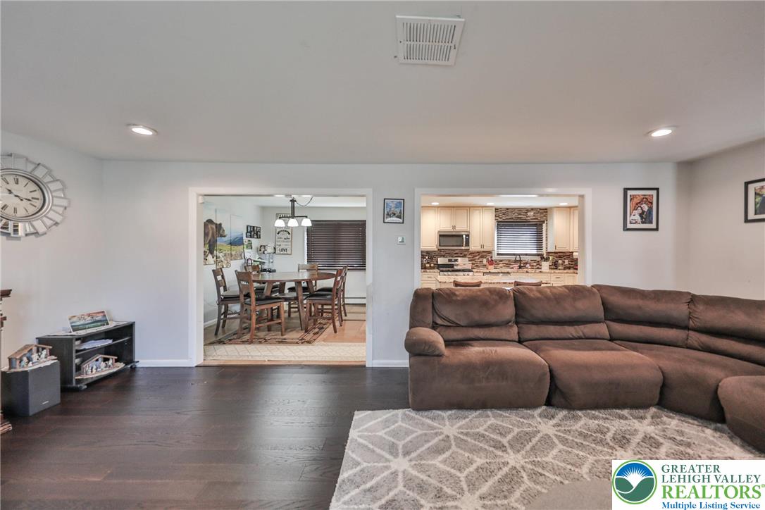 7270 Heather Road Lower Macungie Township, PA 18062 - Photo 11 of 90