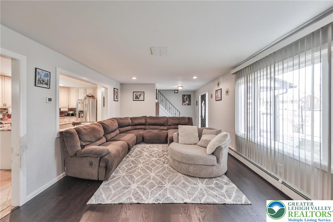 7270 Heather Road Lower Macungie Township, PA 18062 - Photo 13 of 90