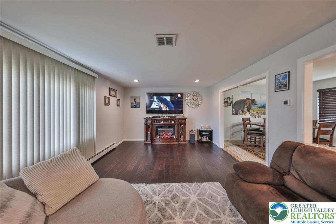 7270 Heather Road Lower Macungie Township, PA 18062 - Photo 15 of 90