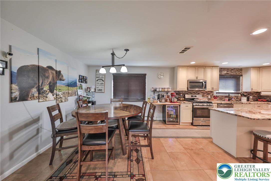 7270 Heather Road Lower Macungie Township, PA 18062 - Photo 16 of 90