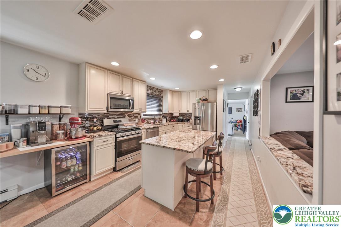 7270 Heather Road Lower Macungie Township, PA 18062 - Photo 19 of 90