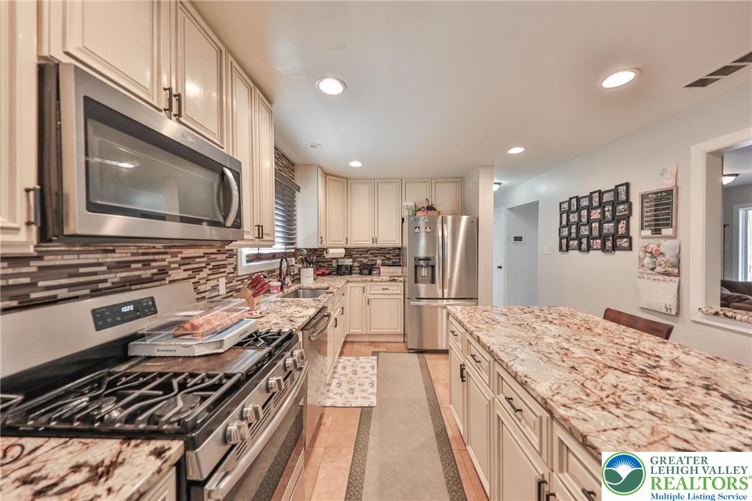 7270 Heather Road Lower Macungie Township, PA 18062 - Photo 22 of 90