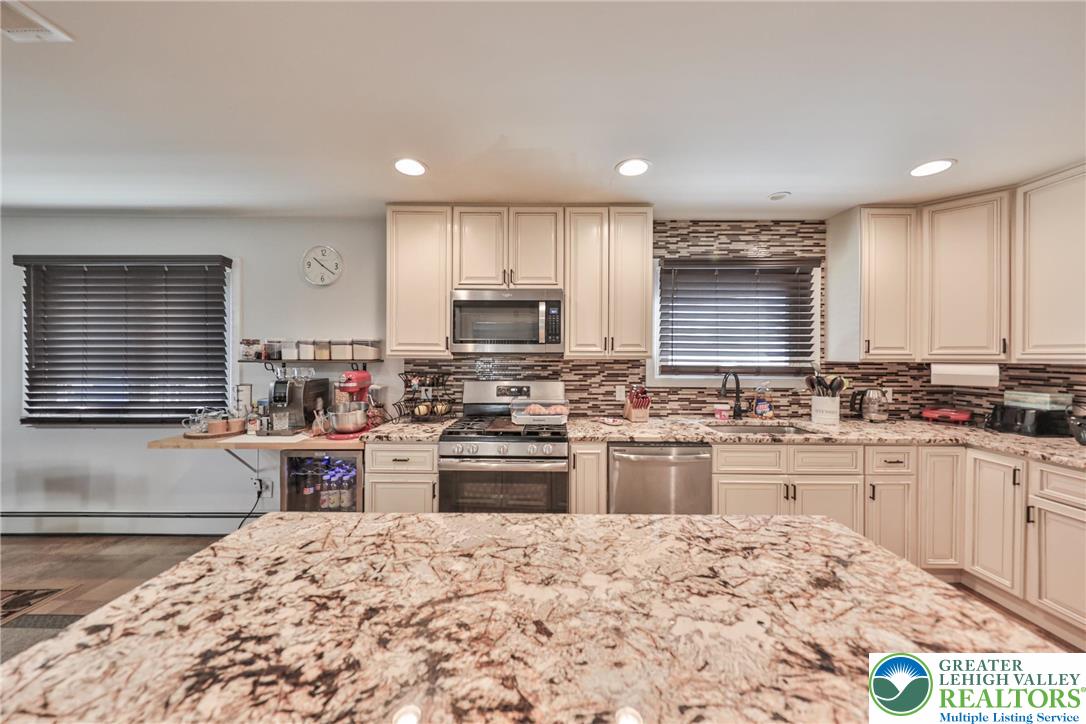 7270 Heather Road Lower Macungie Township, PA 18062 - Photo 25 of 90