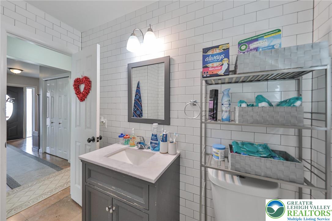 7270 Heather Road Lower Macungie Township, PA 18062 - Photo 29 of 90