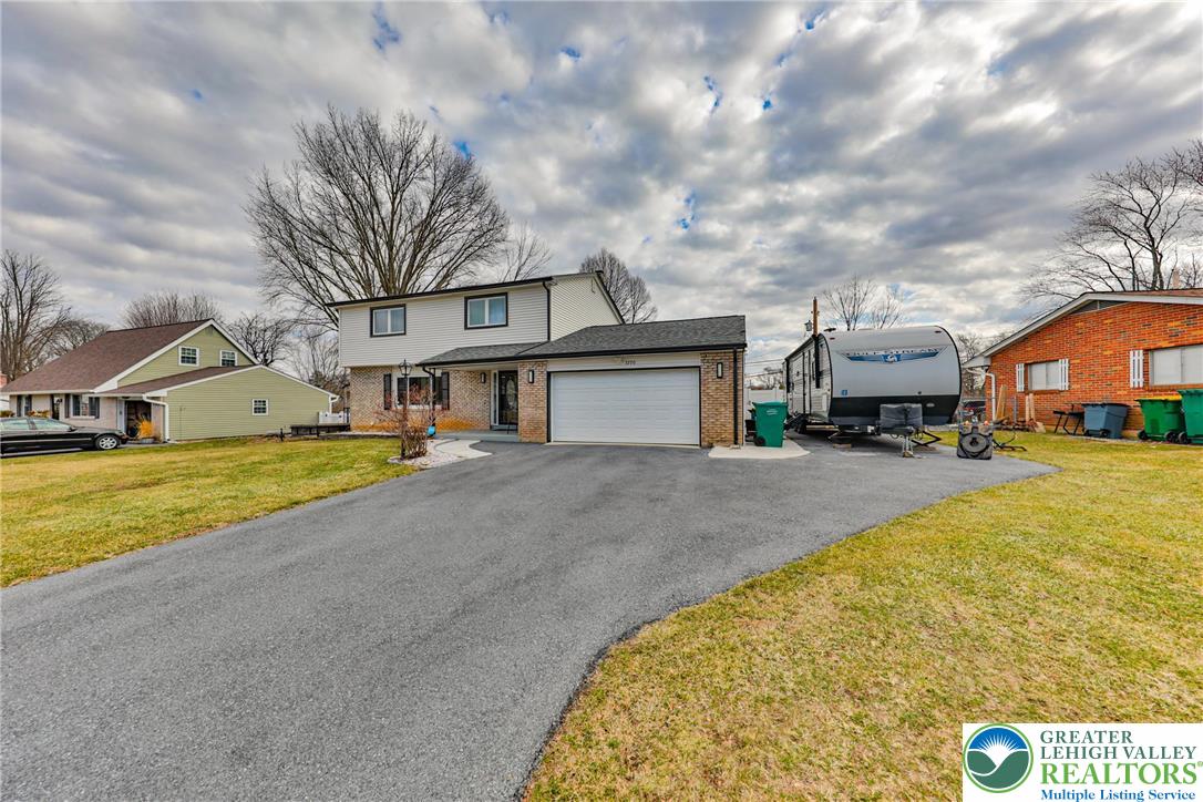 7270 Heather Road Lower Macungie Township, PA 18062 - Photo 3 of 90