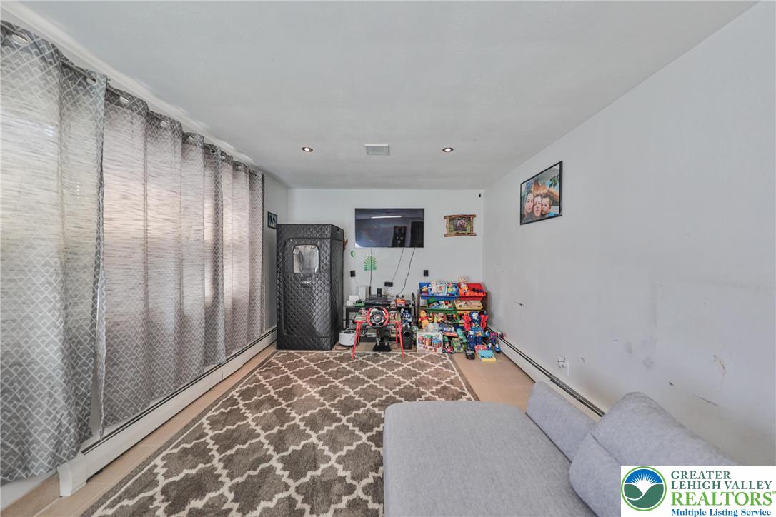 7270 Heather Road Lower Macungie Township, PA 18062 - Photo 31 of 90