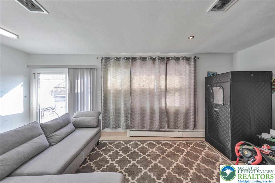 7270 Heather Road Lower Macungie Township, PA 18062 - Photo 32 of 90
