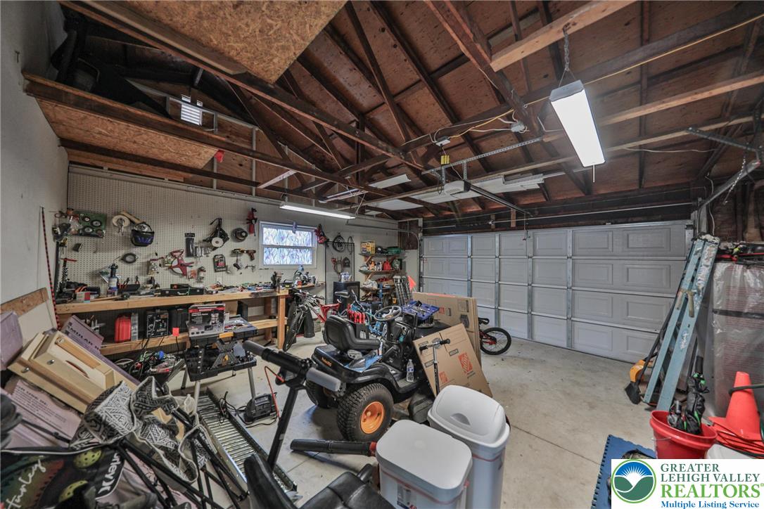 7270 Heather Road Lower Macungie Township, PA 18062 - Photo 34 of 90