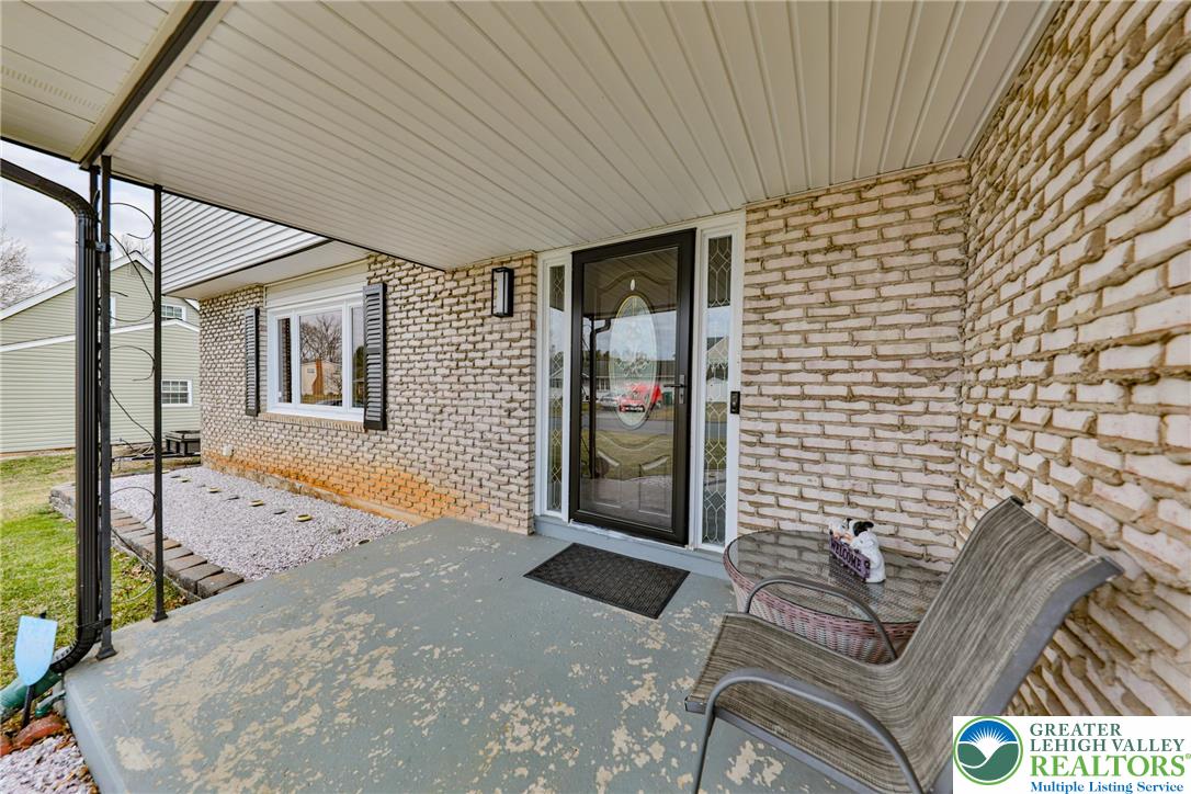 7270 Heather Road Lower Macungie Township, PA 18062 - Photo 5 of 90
