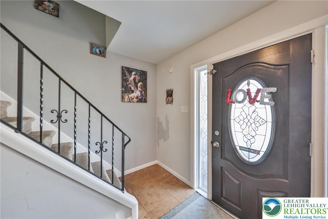 7270 Heather Road Lower Macungie Township, PA 18062 - Photo 6 of 90