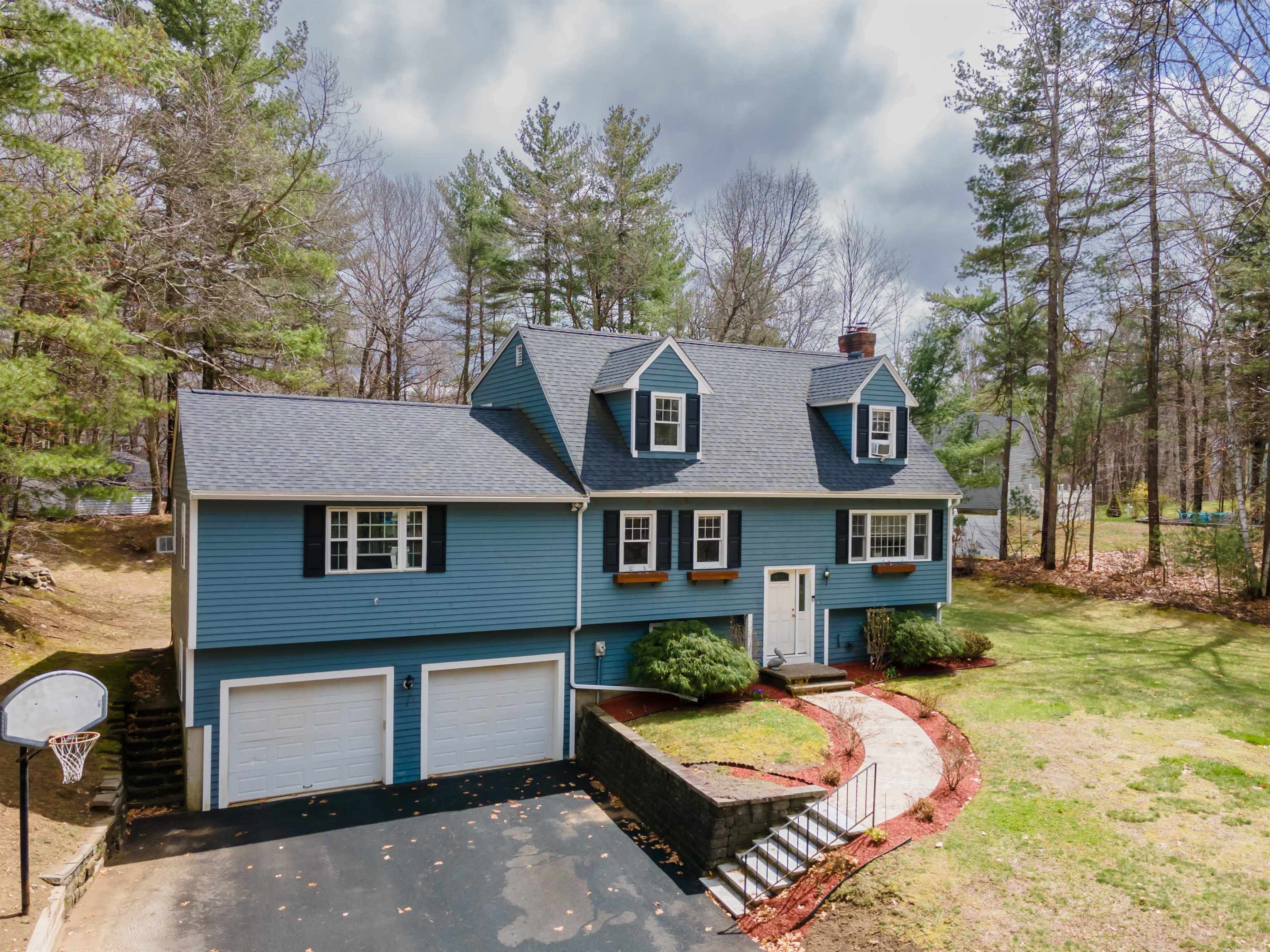33 Norwood Road Salem, NH 03079 - Photo 1 of 39