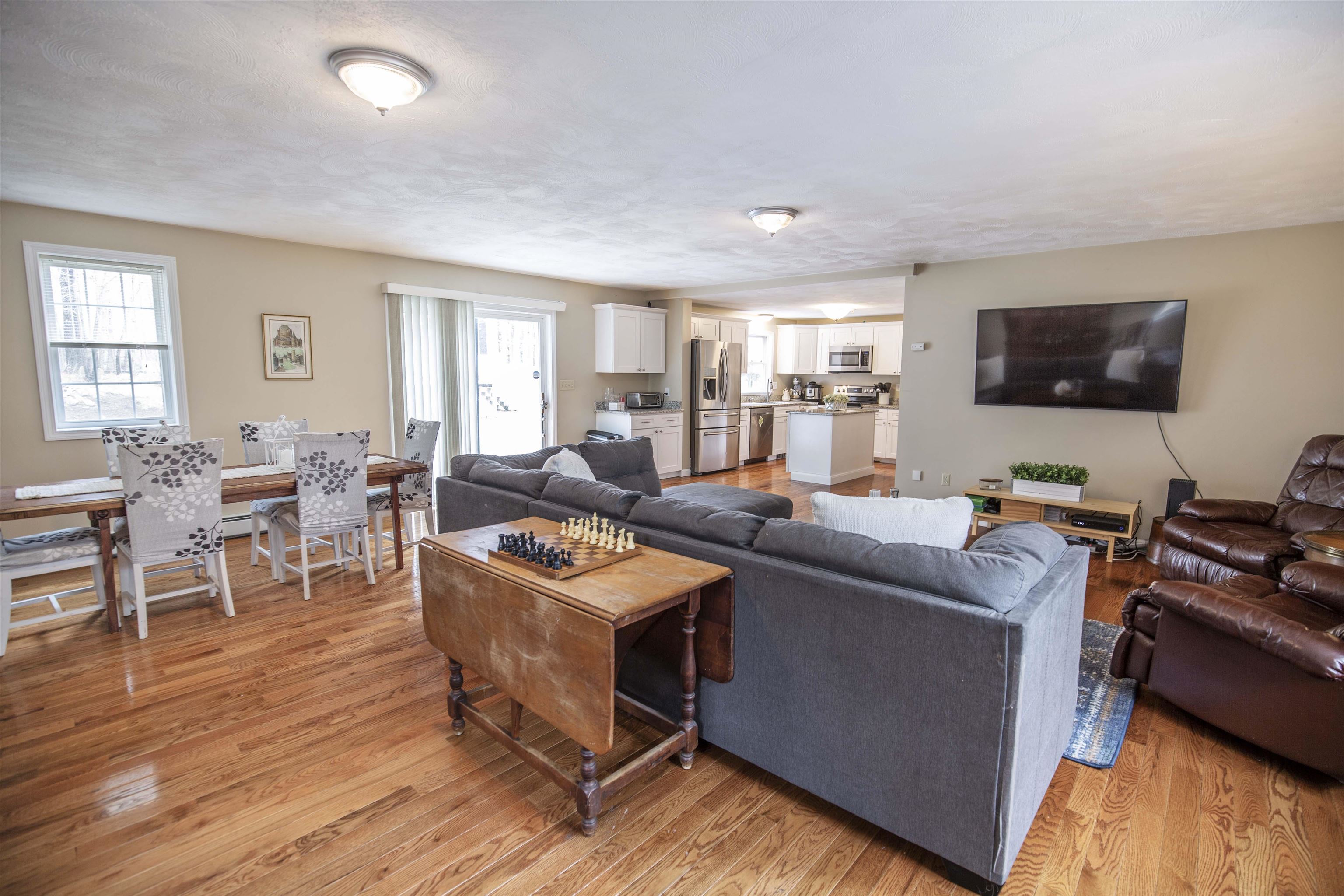 33 Norwood Road Salem, NH 03079 - Photo 19 of 39