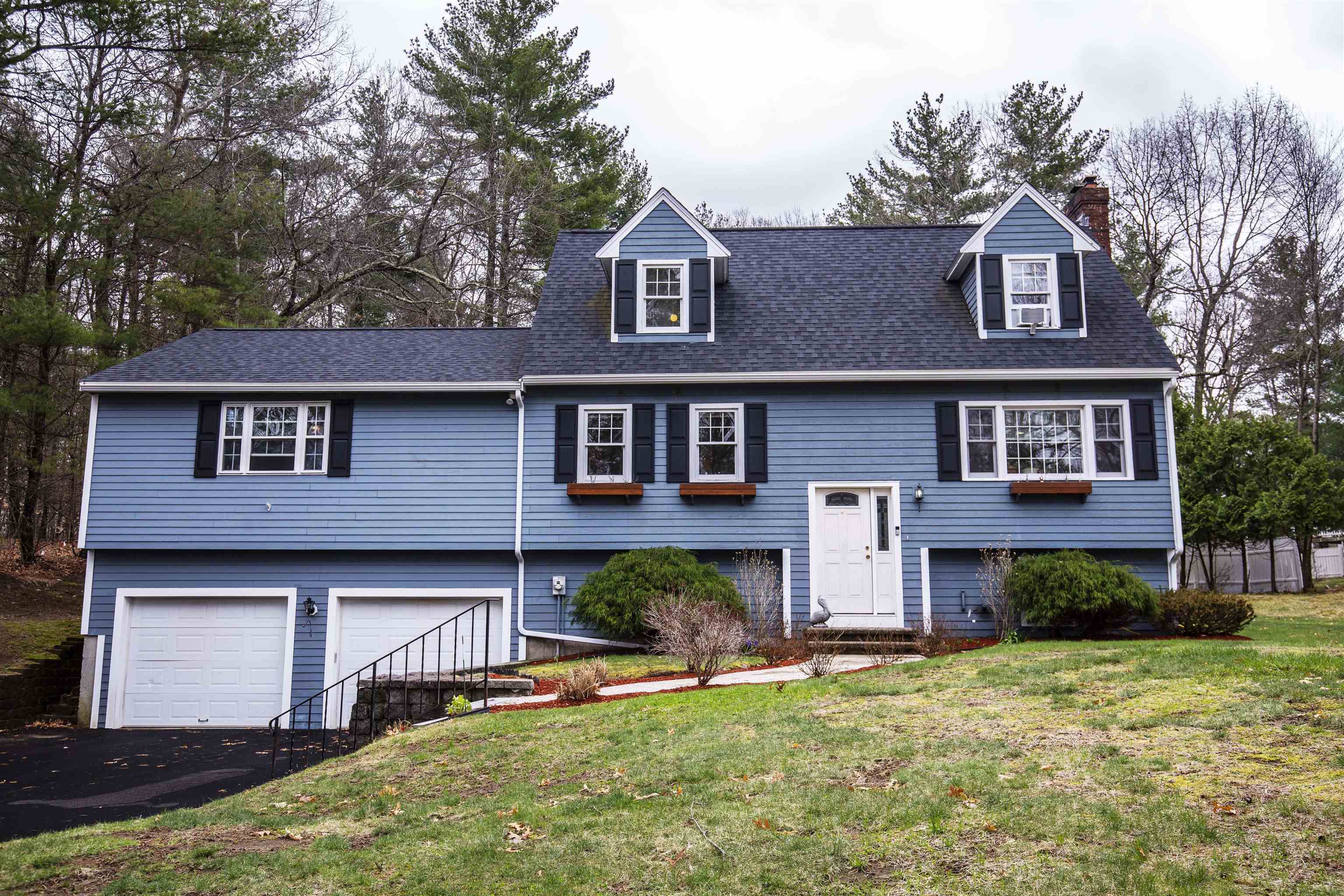 33 Norwood Road Salem, NH 03079 - Photo 2 of 39
