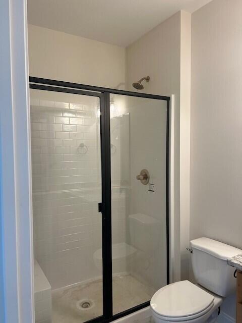 9644 Mayfly Road, Unit 8 Ooltewah, TN 37363 - Photo 16 of 30 Guest Shower