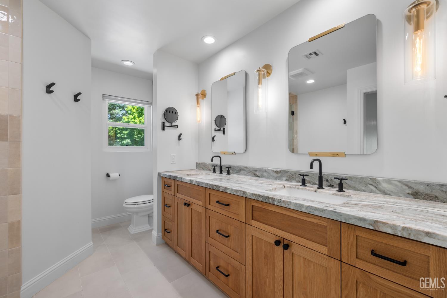 Undisclosed Address Bakersfield, CA 93309 - Photo 19 of 37