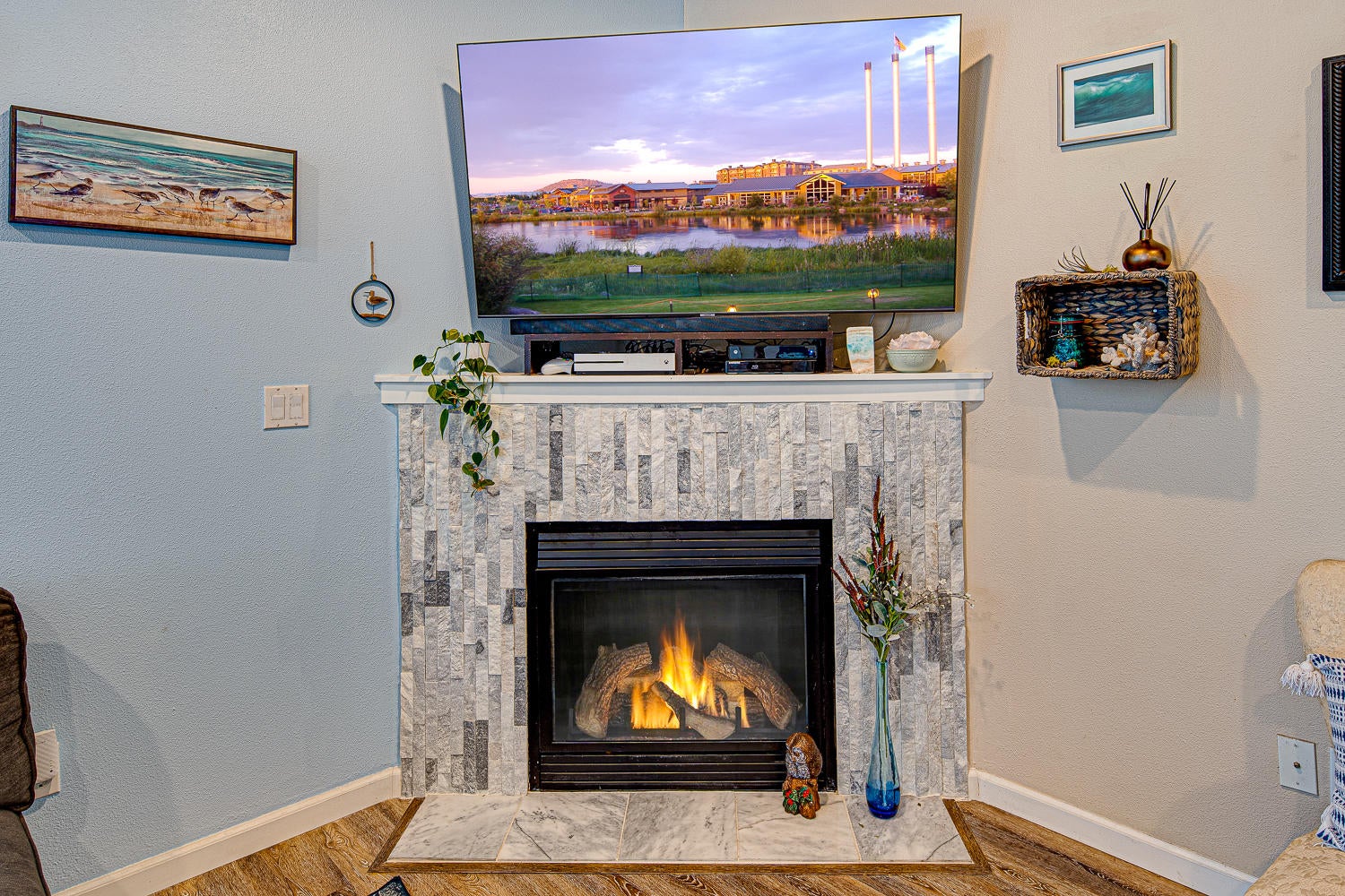 61522 Tall Tree Court Bend, OR 97702 - Photo 9 of 30 Gas Fireplace with Tile Surround